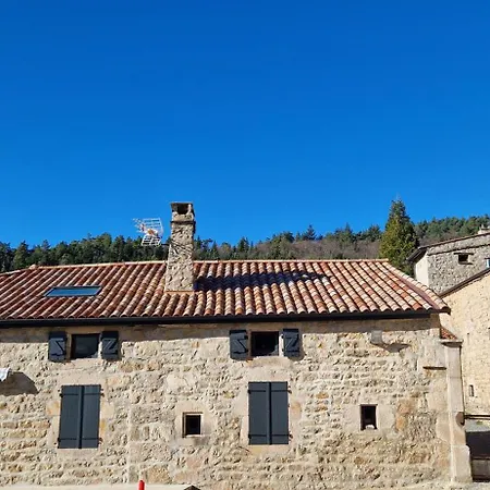 Hébergement de vacances Domaine Le Bouissou Du Mahun De Groupes En Pleine Foret Ardechoise