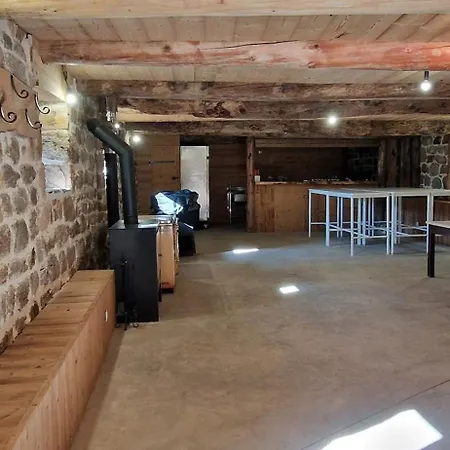 Hébergement de vacances Domaine Le Bouissou Du Mahun De Groupes En Pleine Foret Ardechoise *